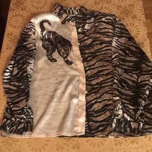 Tiger Print top - women’s 22